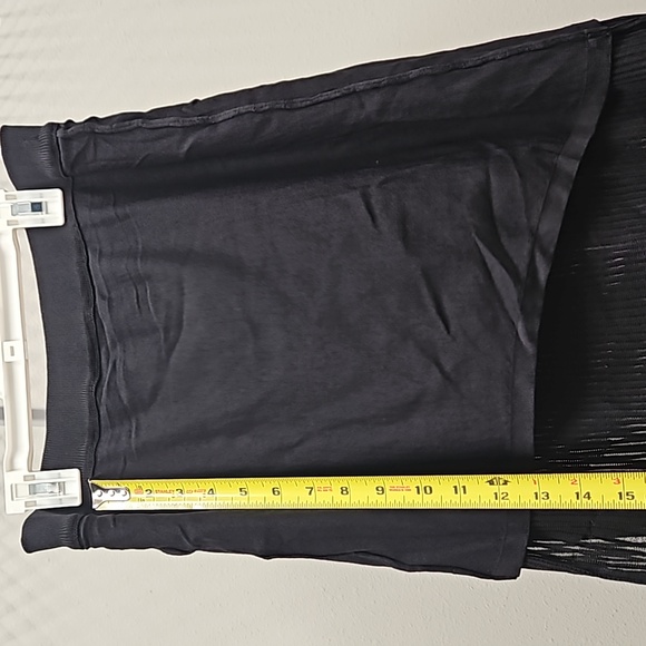 Wavy Ribbed Partially-sheer skirt - Picture 4 of 5